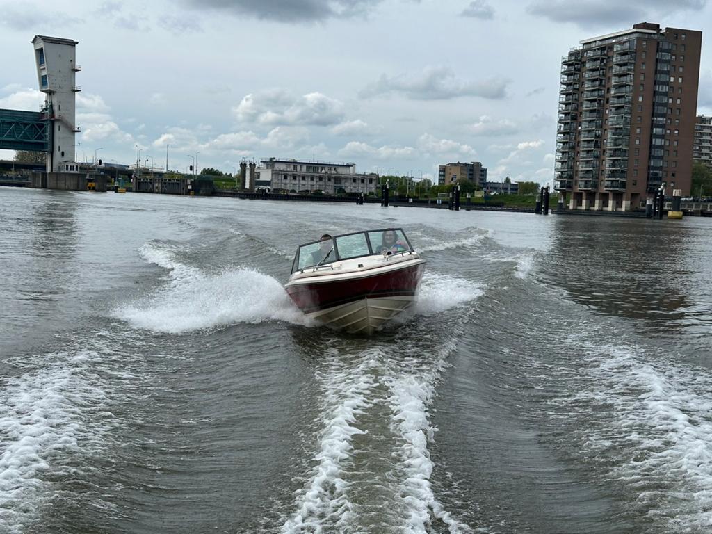 Klassieke Bayliner met krachtige binnenboord motor, Watersport en Boten, Ophalen, Gebruikt, Binnenboordmotor, Viertaktmotor