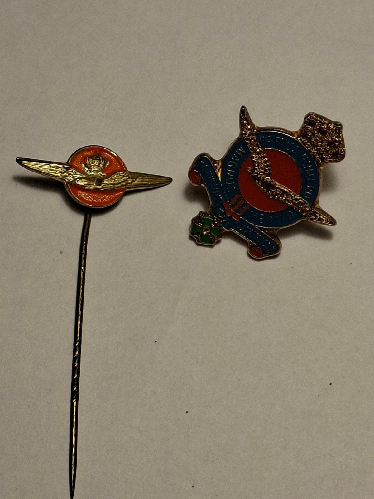 KLu speldjes, Verzamelen, Ophalen of Verzenden, Luchtmacht, Nederland, Embleem of Badge
