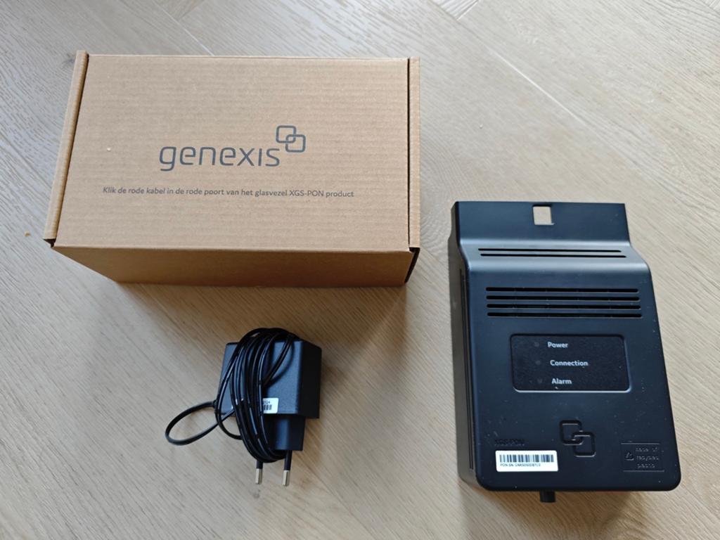 Genexis GMC-TK01-XGS2110 glasvezel modem, Computers en Software, Routers en Modems, Zo goed als nieuw, Ophalen of Verzenden
