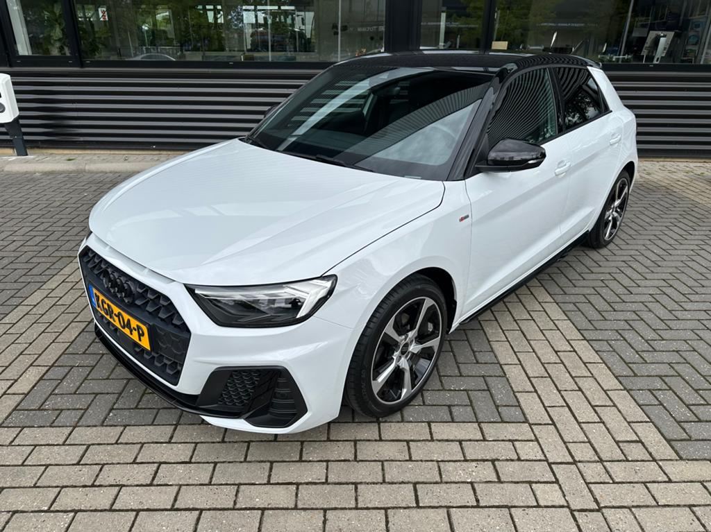 Audi A1 30 Tfsi 110pk S Tronic 3X S-line 11-2023 Sonos inst, A1, Zwart, Leder en Stof, Wit