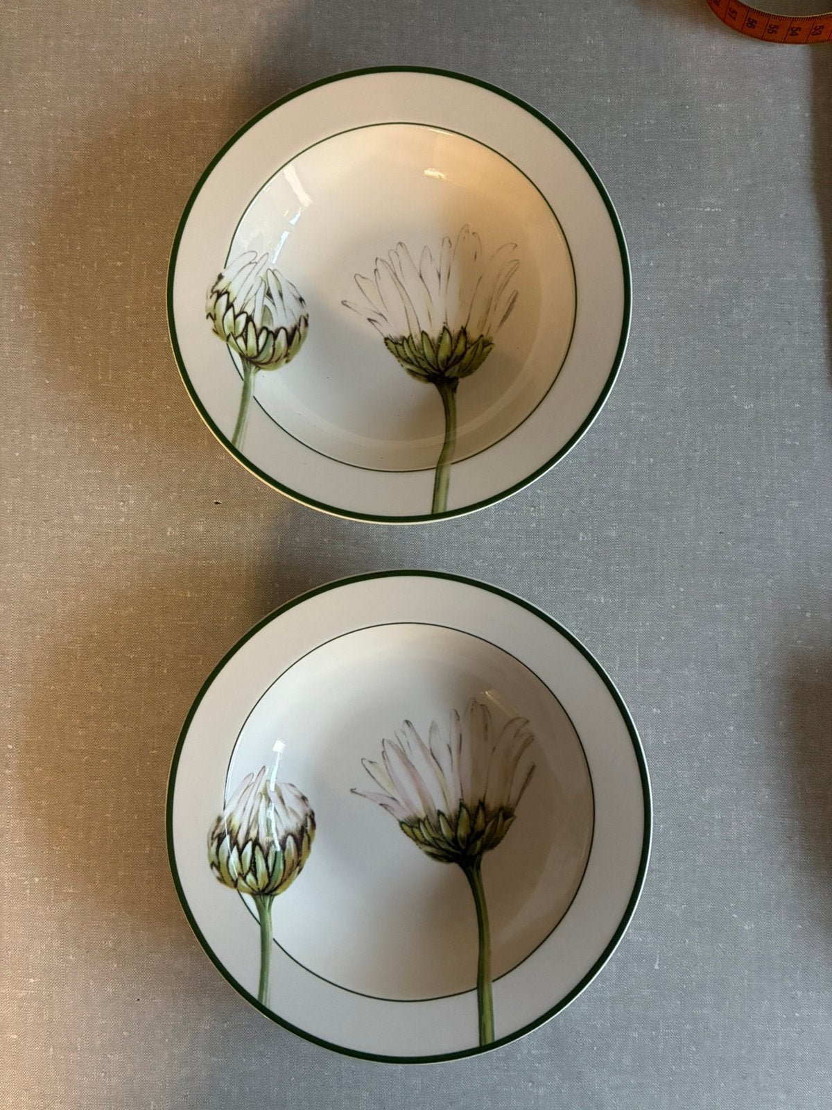 Villeroy en Boch Flora Margriet 2 diepe bordjes, Ophalen of Verzenden, Zo goed als nieuw, Bord(en), Overige stijlen