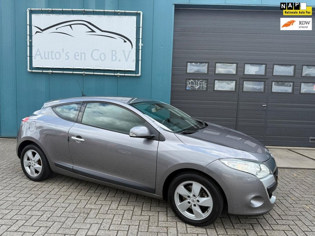 Renault Mégane Coupé 1.4 TCe Dynamique Clima Navigatie Cru, Auto's, Renault, Voorwielaandrijving, Euro 5, 15 km/l, Gebruikt