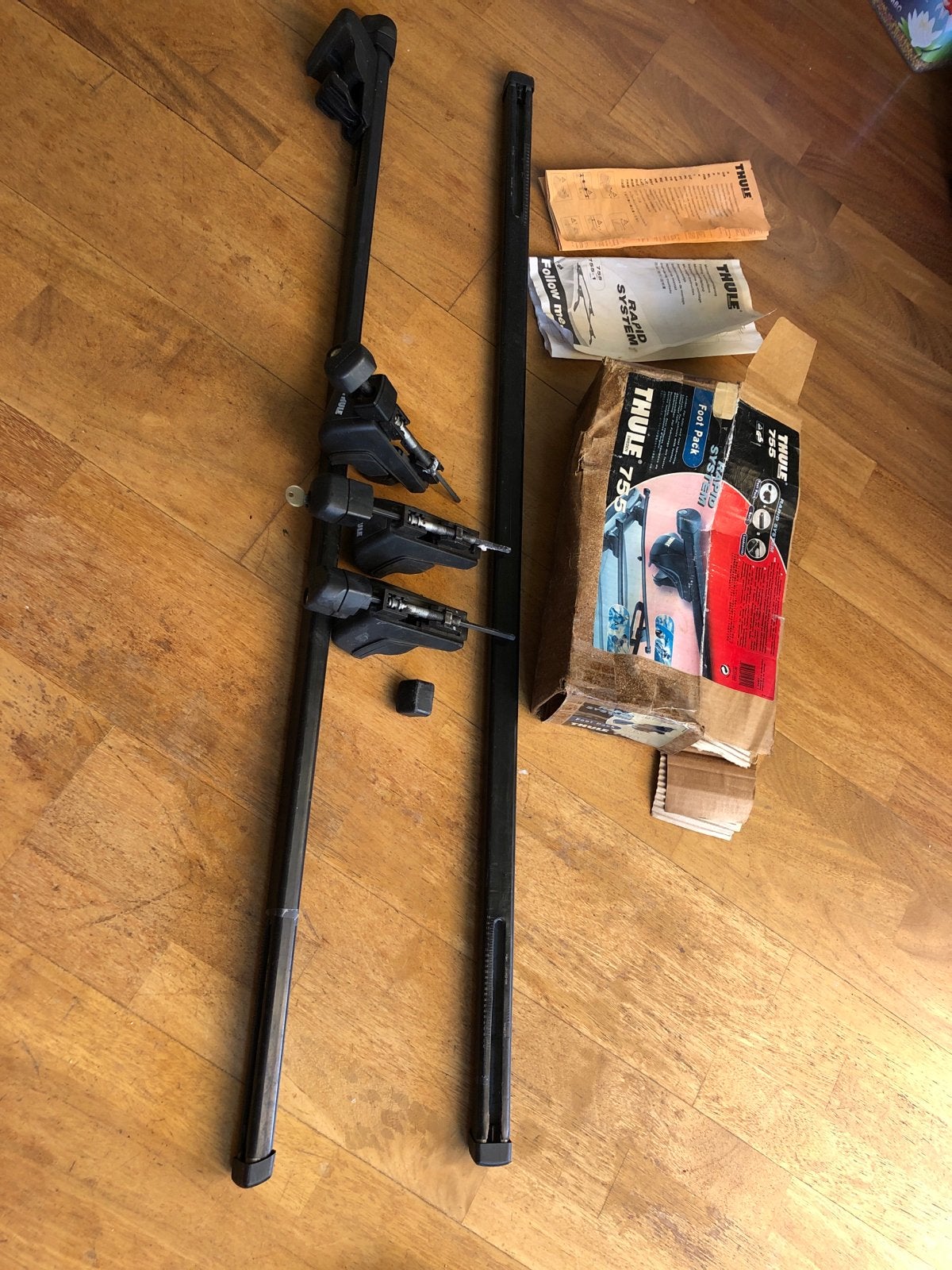 Thule Rapid System 755 dakdragers - 121cm stangen, Auto diversen, Dakdragers, Ophalen, Gebruikt