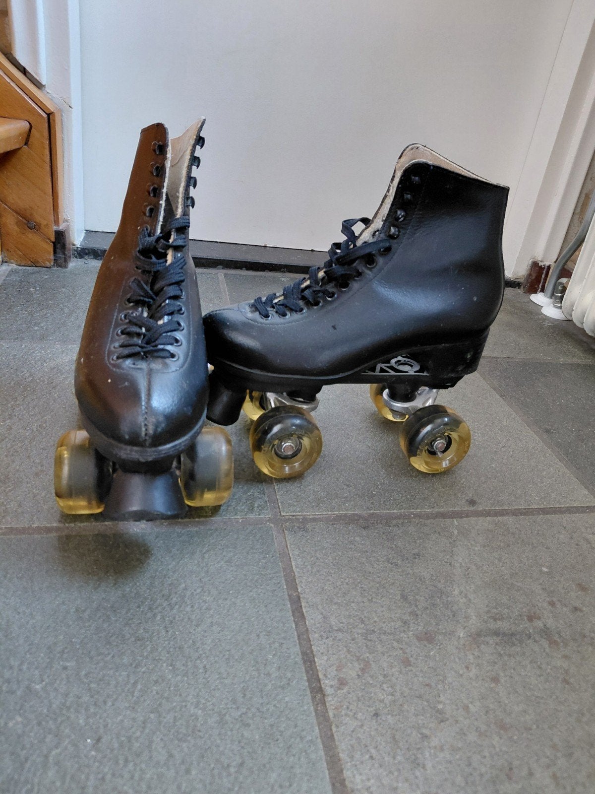 Zwarte vintage rolschaatsen, Ophalen, Gebruikt, Overige typen, Overige merken