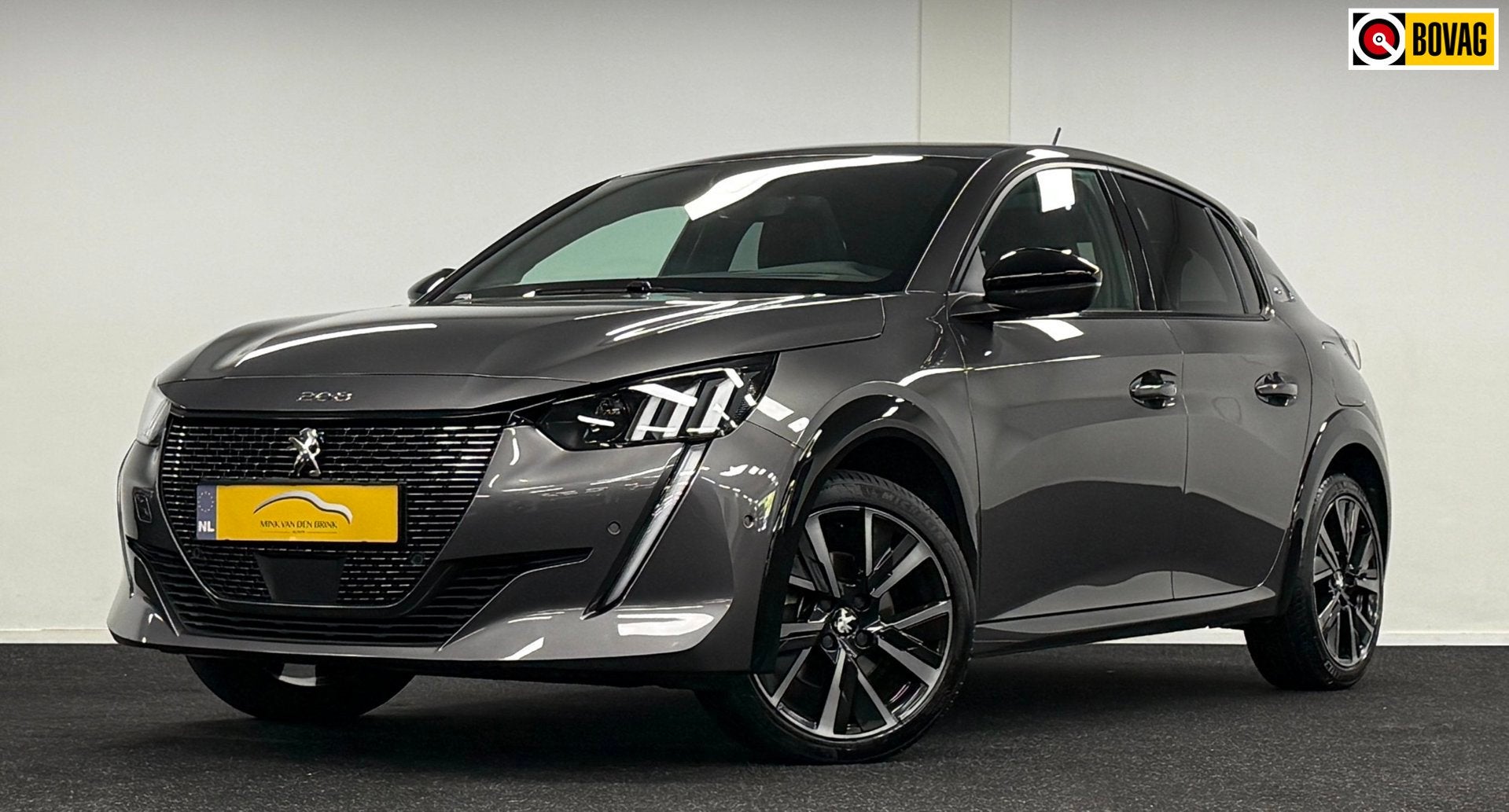 Peugeot 208 1.2 Puretech GT*Panodak*Camera*Navi*Carplay*Adap, Auto's, Dealer onderhouden, 101 pk, Gebruikt, Zwart