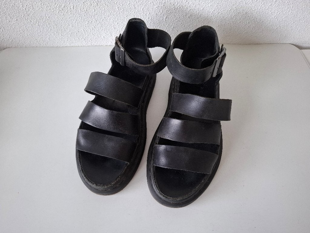 <>  Dr Martens MAAT 38 Type Clarissa zwarte leren sandalen, Kleding | Dames, Schoenen, Verzenden, Zwart, Sandalen of Muiltjes