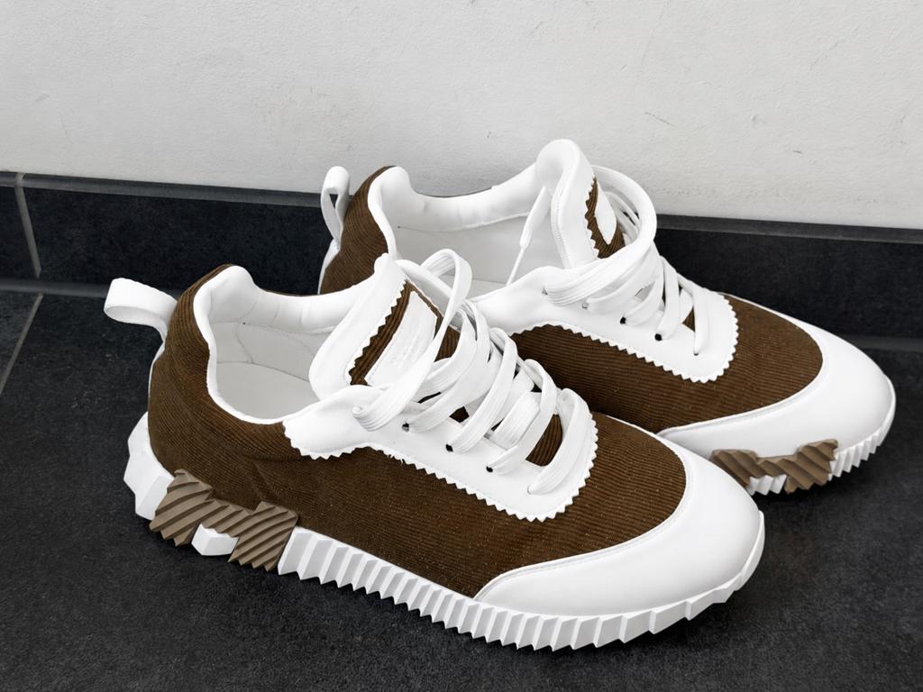 Hermes sneakers 1x gedragen, Kleding | Dames, Schoenen, Ophalen of Verzenden, Zo goed als nieuw, Zwart, Sneakers of Gympen