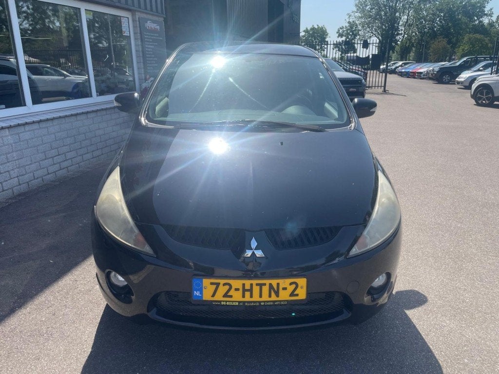 Mitsubishi GRANDIS 2.4-16V INTENSE 7 persoons Airco Trekhaak, Auto's, Voorwielaandrijving, Gebruikt, Zwart, Bedrijf