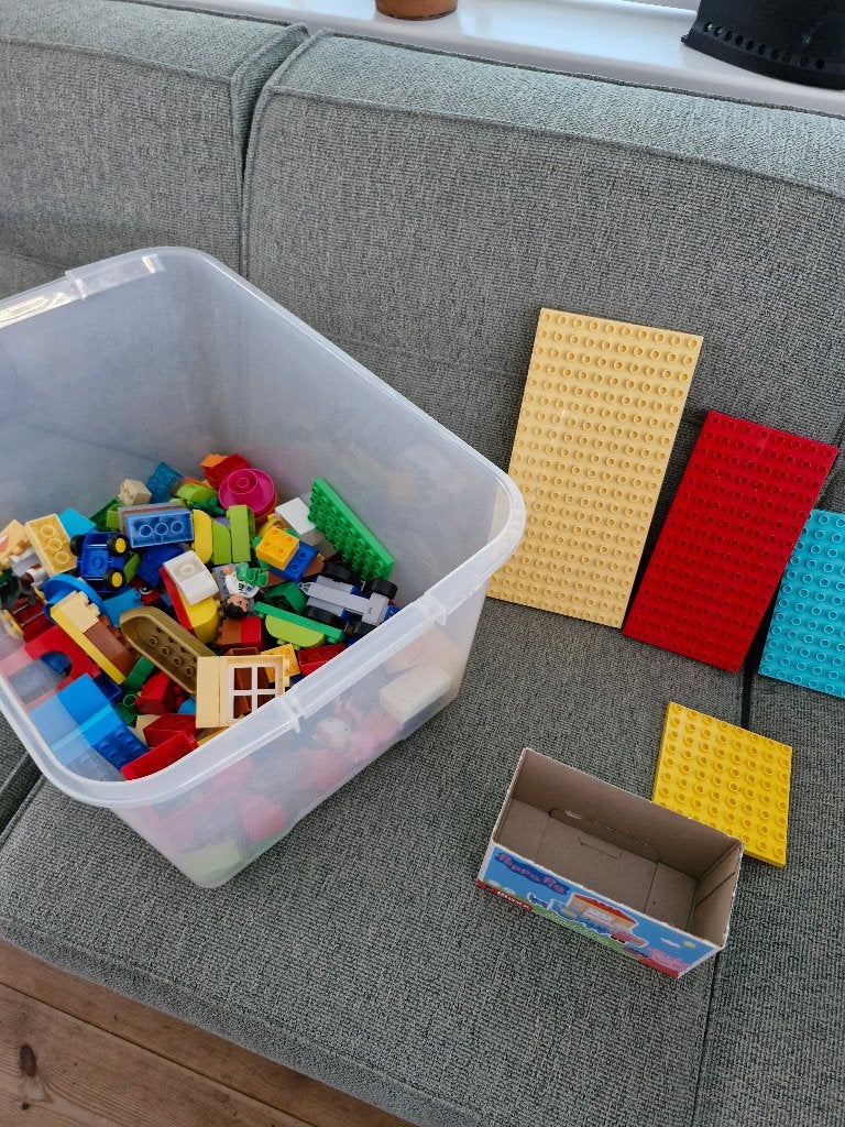 Lego duplo bak met grondplaten bouwplaten, Gebruikt, Overige thema's, Ophalen of Verzenden, Duplo