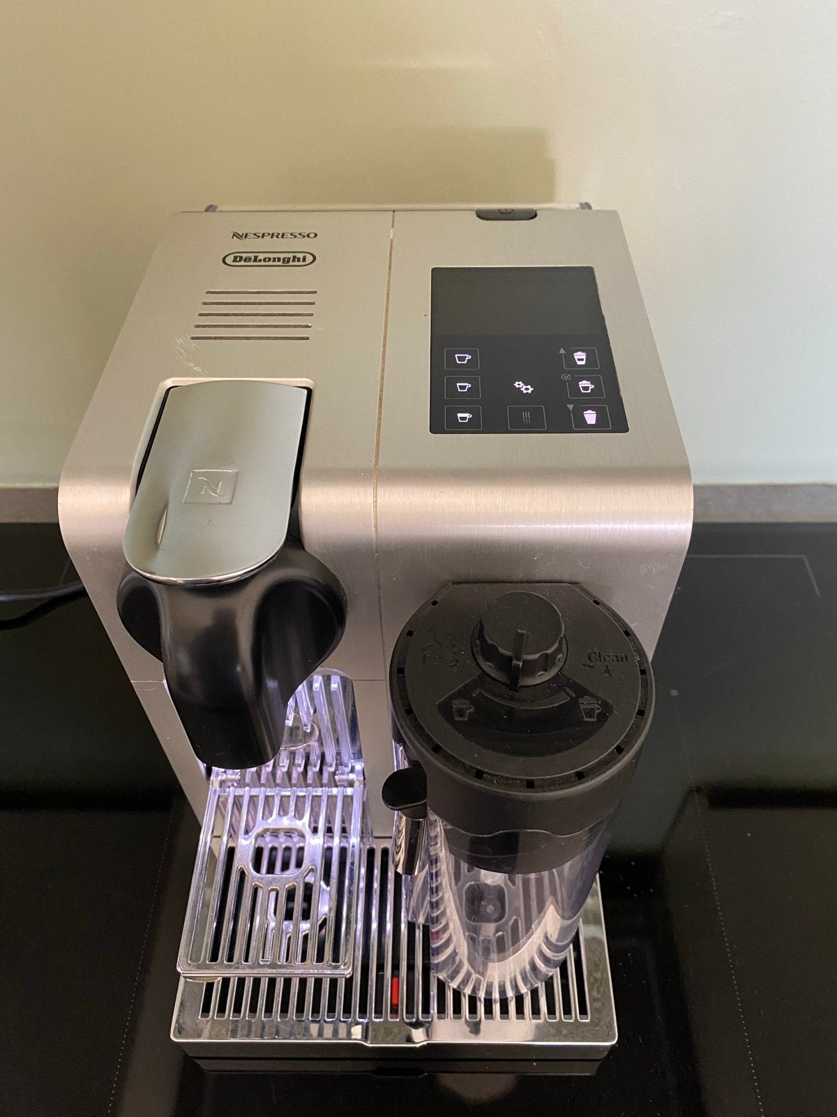 Nespresso De'Longhi Lattissima Pro - Zilver, Witgoed en Apparatuur, Koffiezetapparaten, Gebruikt, Espresso apparaat, Ophalen of Verzenden