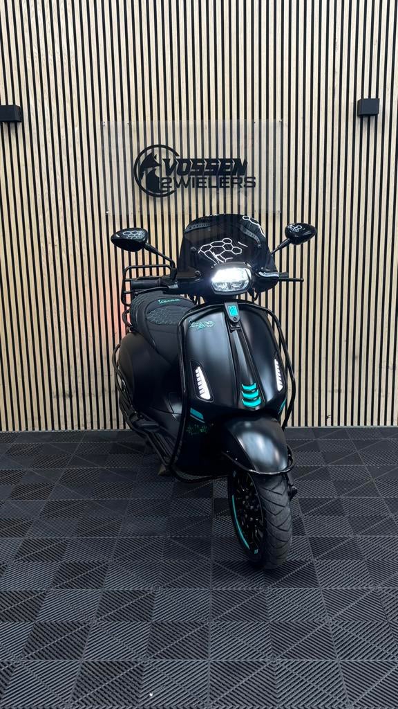 Vespa Sprint | Matt Black & Mint Edition | Full option | E5, Maximaal 45 km/u, Vespa S, Zo goed als nieuw, Benzine