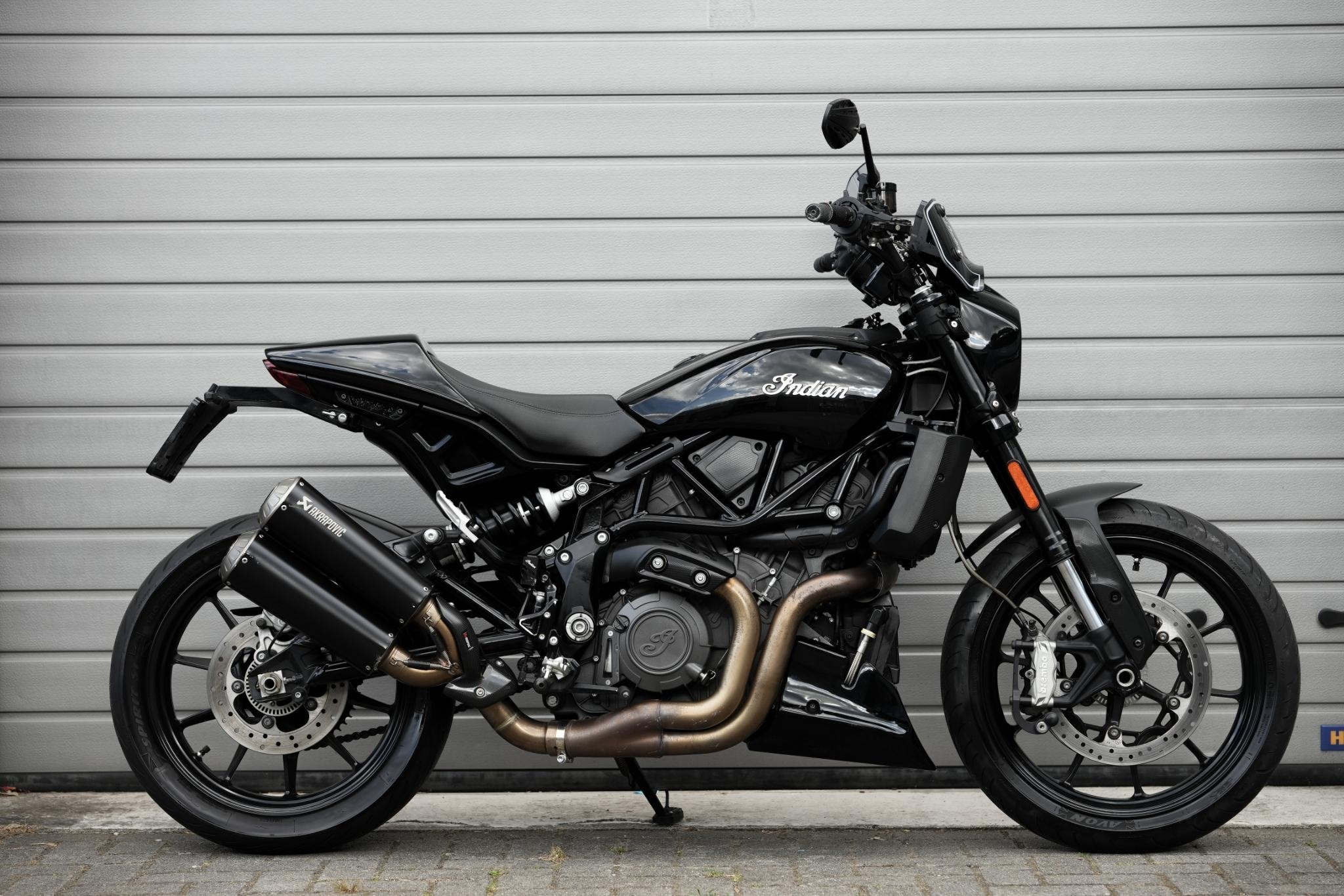 Indian FTR 1200 Black Edition Akrapovic, Motoren, Motoren | Overige merken, Curieweg 6a
2408 BZ  Alphen aan den Rijn, NL, Bedrijf