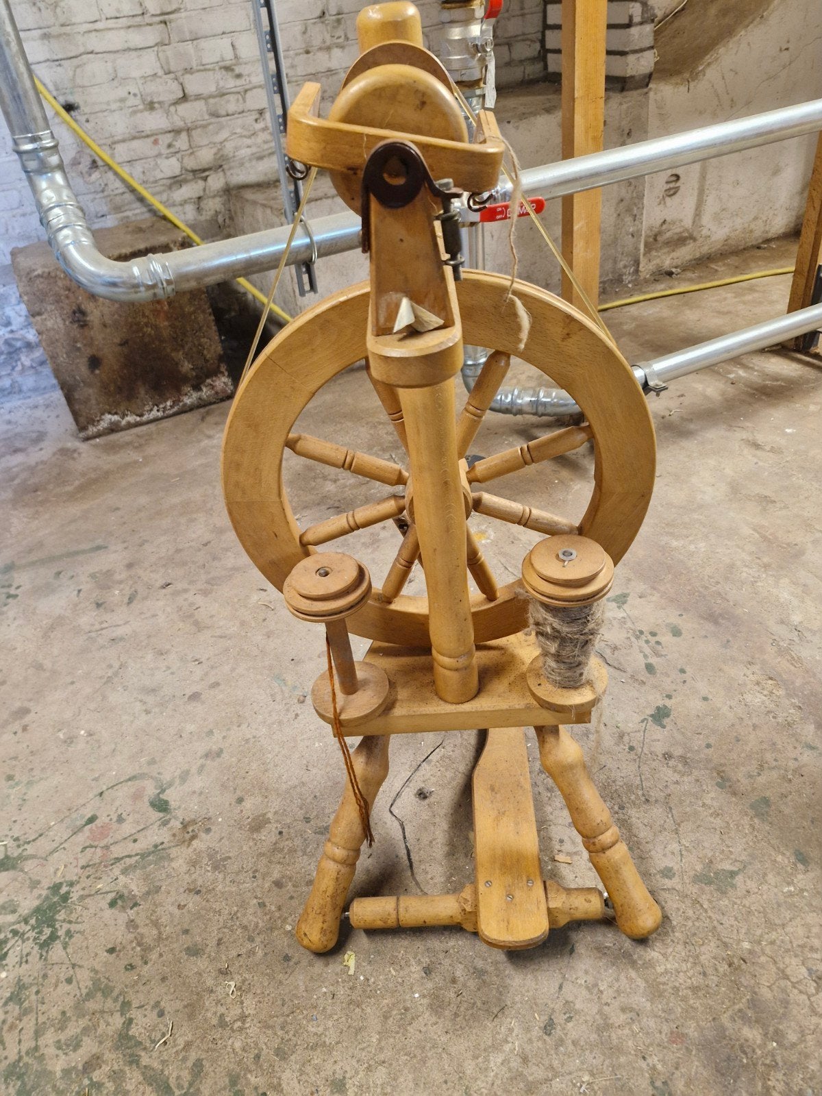 Vintage houten spinnewiel, Hobby en Vrije tijd, Spinnewielen en Spinnen, Ophalen, Gebruikt, Spinnewiel