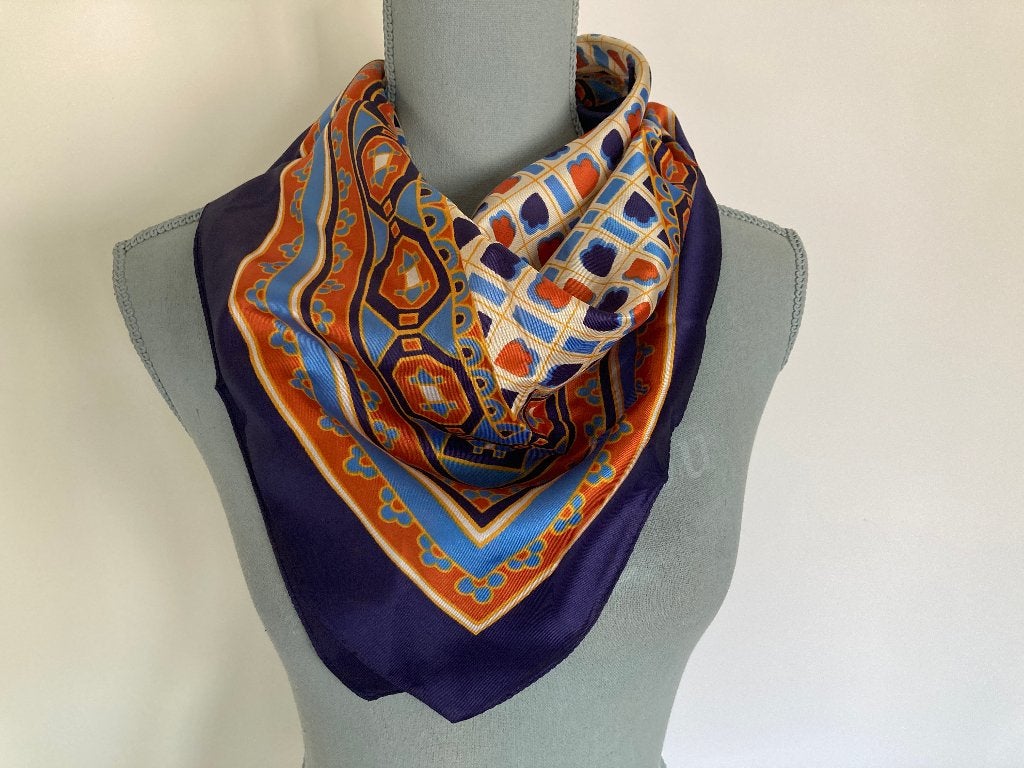 Sjaal/hals/hoofddoek met patronen in diverse kleuren, Kleding | Dames, Mutsen, Sjaals en Handschoenen, Ophalen of Verzenden, Gedragen