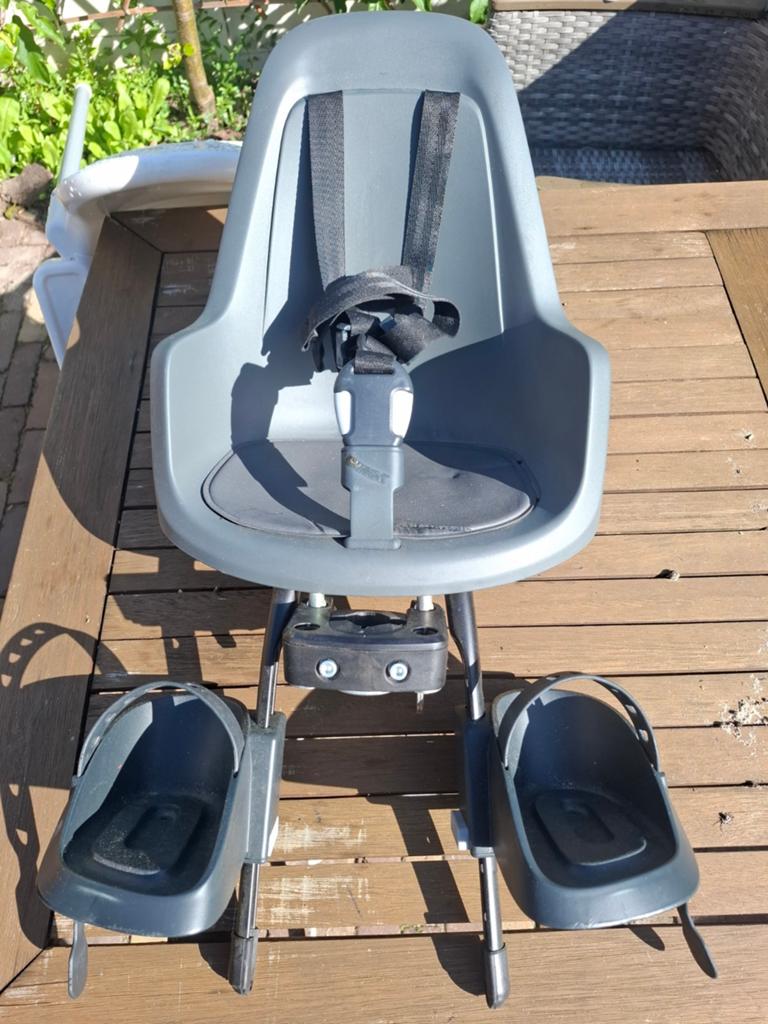 Bobike fietsstoeltje voorop - beschadigd door windscherm, Fietsen en Brommers, Fietsaccessoires | Fietsstoeltjes, Ophalen of Verzenden