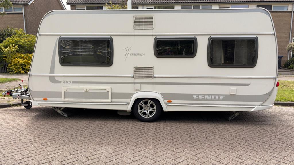 Fendt Tendenza 465 - Compleet met voortent en mover, Caravans en Kamperen, Mover, Rondzit, Frans bed, Particulier