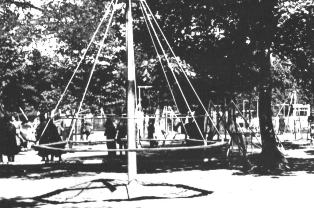 968269	Naarden	oud Valkeveen	Speeltuin	1949	Gelopen, Ophalen of Verzenden, 1940 tot 1960, Gelopen, Noord-Holland
