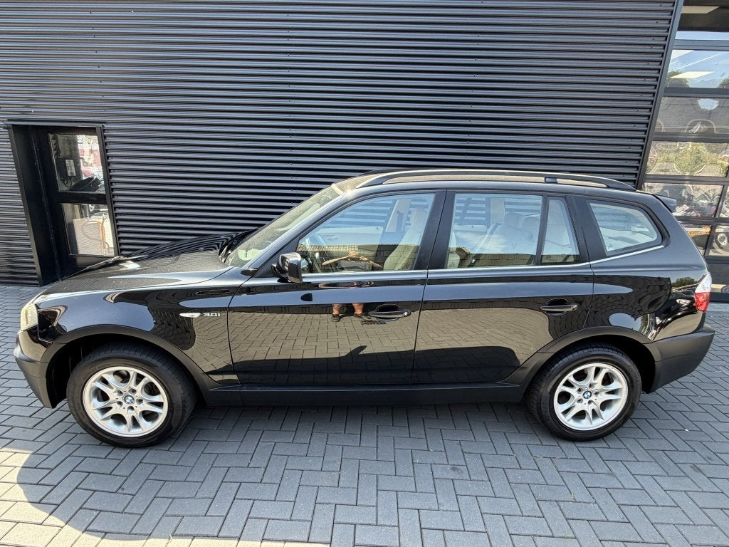 BMW X3 3.0i 2005| HANDBAK| LEER| CLIMA| CRUISE| TREKHAAK, Auto's, 232 pk, Gebruikt, Beige, 2000 kg