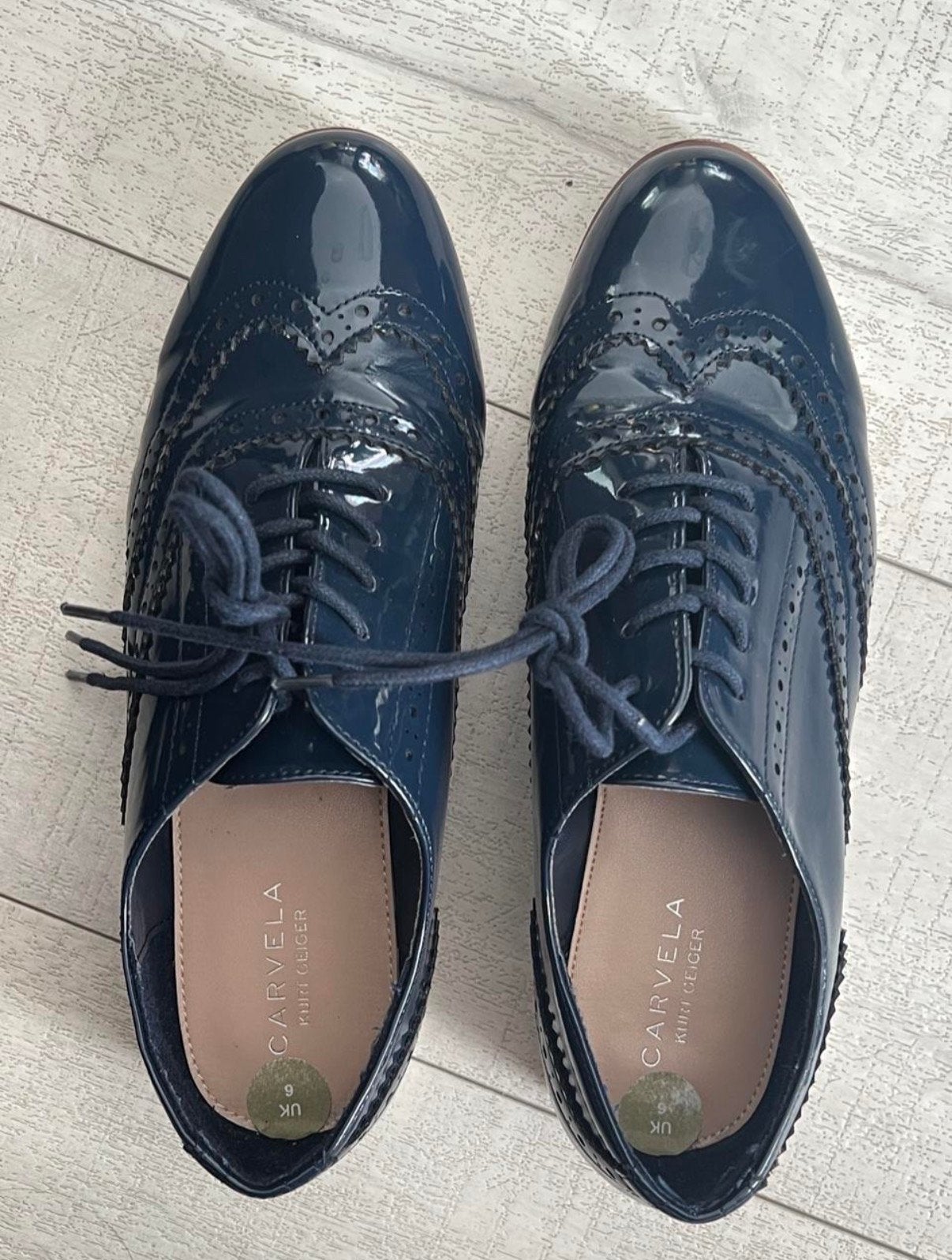 Carvela Kurt Geiger Lakleren Brogues Maat 39, Verzenden, Zo goed als nieuw, Blauw, Schoenen met lage hakken