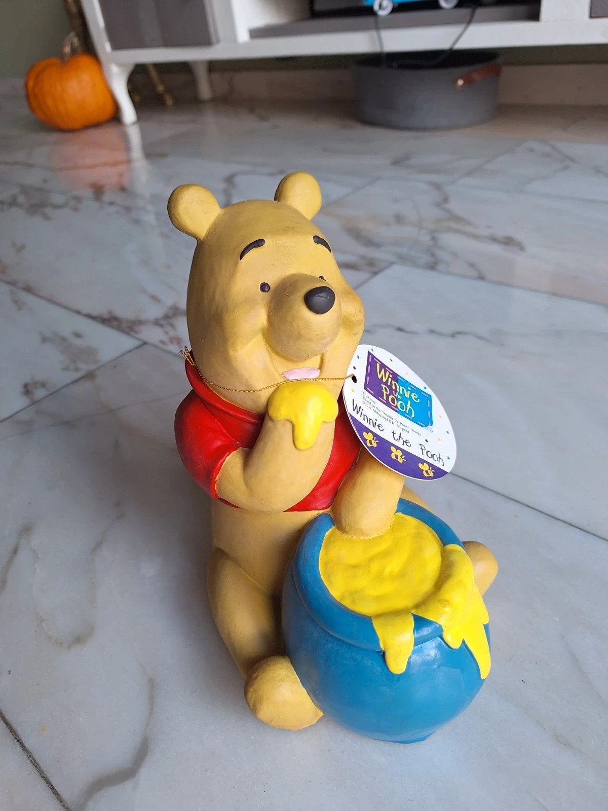 Winnie de Poeh beeldje met honingpot - Disney, Ophalen of Verzenden, Zo goed als nieuw