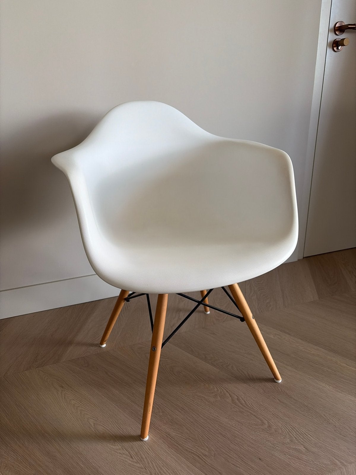Look a like Witte Eames DSW Stijl Stoel met Houten Poten, Ophalen, Wit, Zo goed als nieuw, Eén