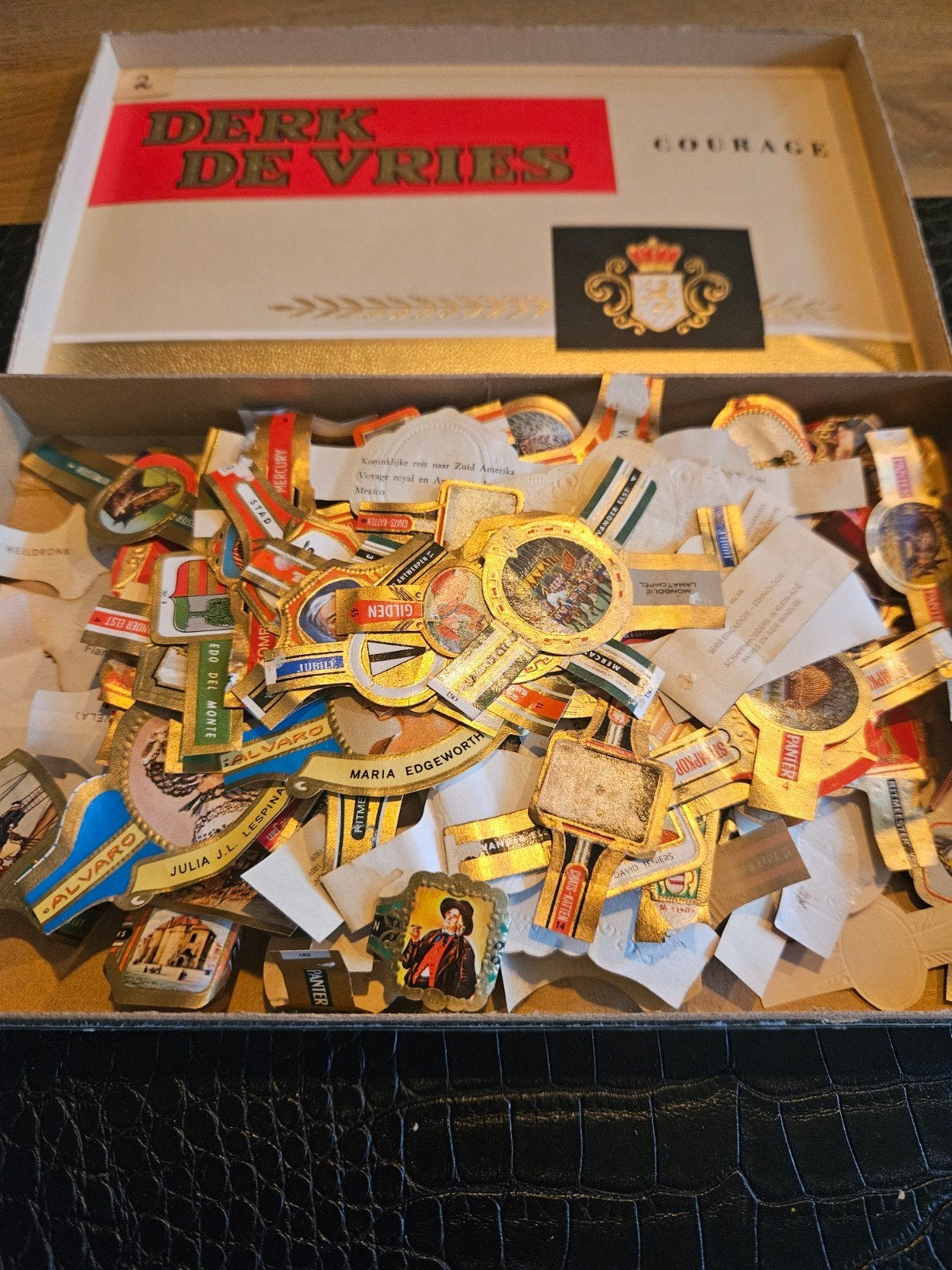 Grote verzameling sigarenbandjes in doos, Ophalen of Verzenden
