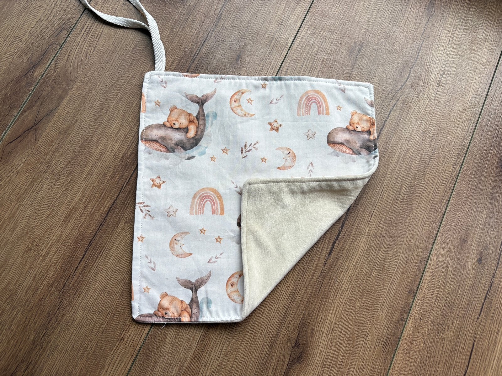 Nieuw tutteldoekje / spenendoekje met beertjes en walvissen, Ophalen of Verzenden, Nieuw