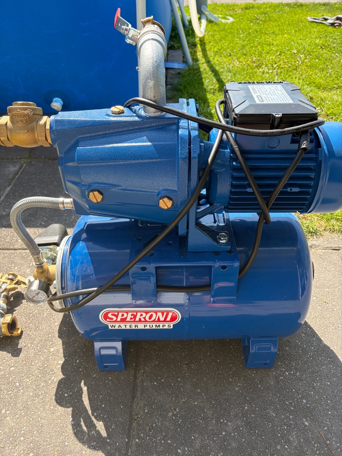 Speroni Hydrofoorpomp met Slangen en Sproeier, Tuin en Terras, Waterpompen, Ophalen, Gebruikt, Elektrisch, Hydrofoorpomp