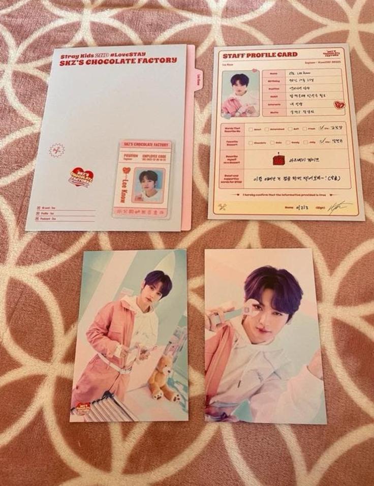 Stray Kids SKZ’s Chocolate Factory Lovestay Leeknow set, Ophalen of Verzenden, Zo goed als nieuw, Foto of Kaart
