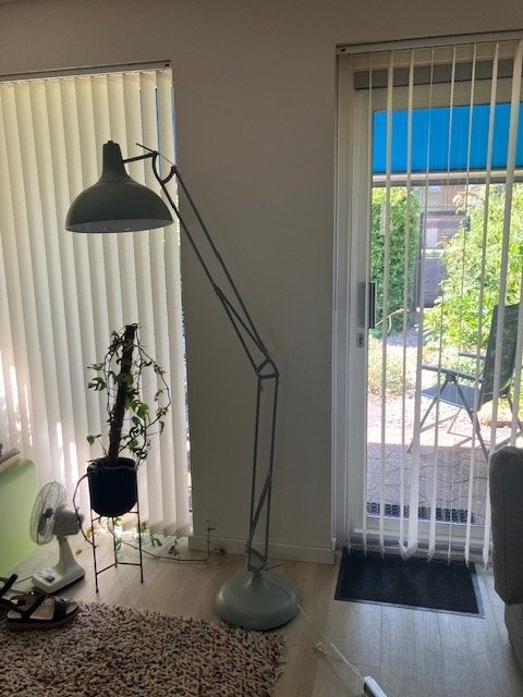 Staande lamp, Huis en Inrichting, Lampen | Vloerlampen, Ophalen, E27 (groot), Zo goed als nieuw, Metaal