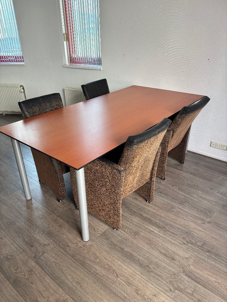 tafel met 4 stoelen op wieltjes, Ophalen, Overige materialen, Gebruikt, Bruin