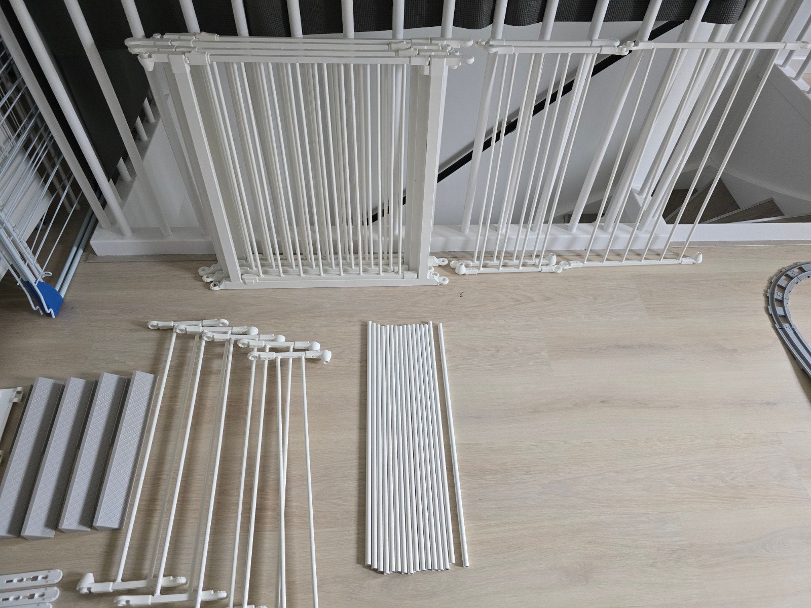 BabyDan Flex Traphekjes wit 4 deurtjes diverse uitbreidingen, Ophalen, Gebruikt, Metaal of IJzer, 115 cm of meer