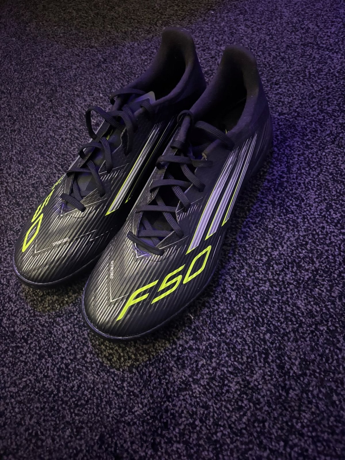 Adidas F50 Voetbalschoenen - Maat 45 1/3, Ophalen of Verzenden, Zo goed als nieuw, Schoenen