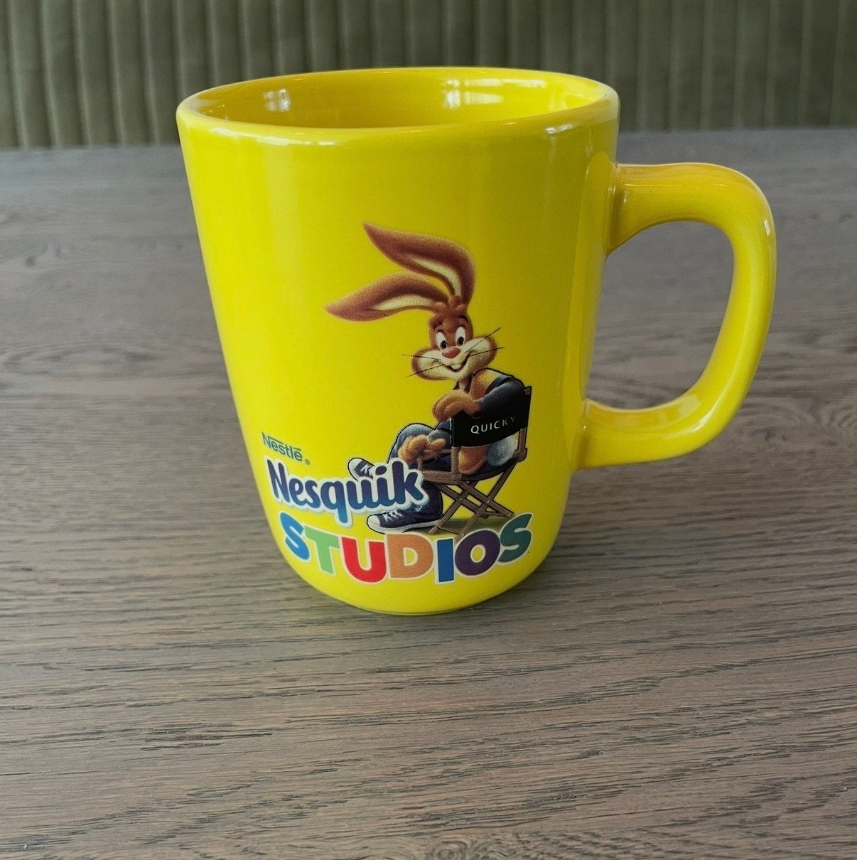 Nesquik Studios mok - Geel met Quicky konijn, Overige typen, Geel, Nieuw, Ophalen of Verzenden
