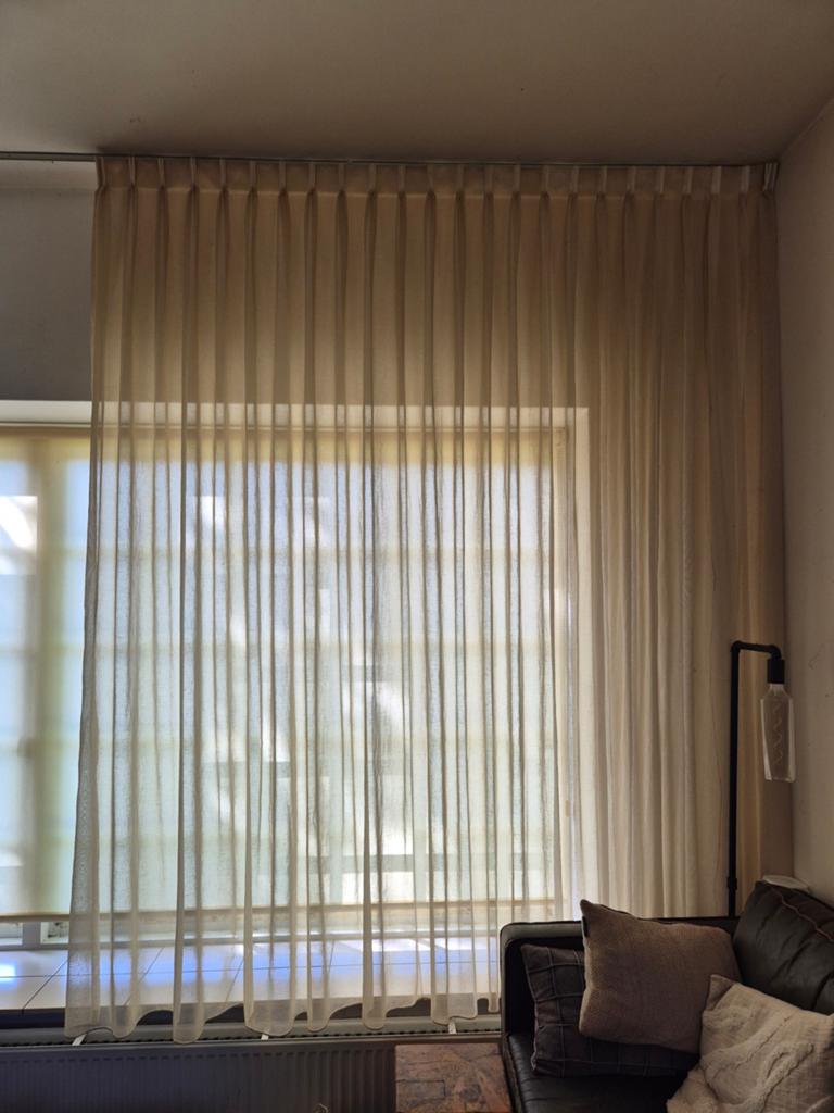2 stuks: Beige/crème vitrage gordijnen 260x210 cm, Crème, Gebruikt, 200 cm of meer, 150 tot 200 cm