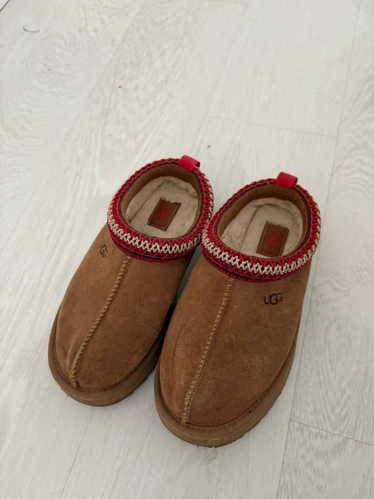 Ugg Kinder Pantoffels maat 32.5 - Comfortabel en Warm, Ophalen, Gebruikt, Ugg, Jongen of Meisje