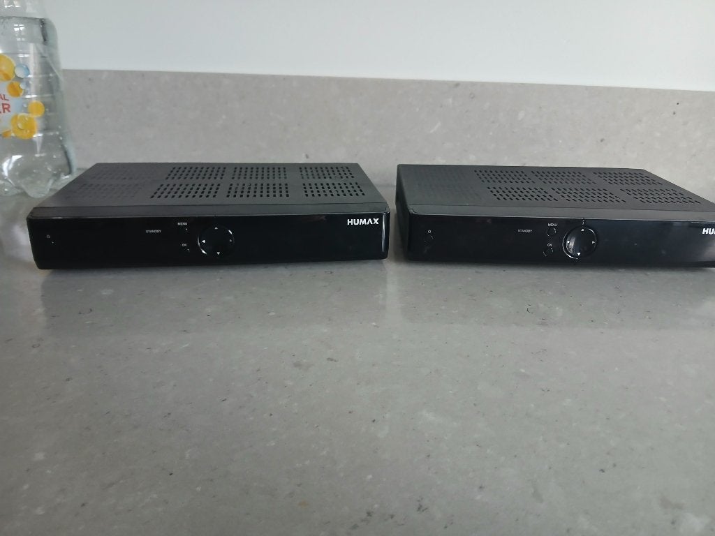 2x Humax digitale HD-kabelontvanger – zonder accessoires, Ophalen, Gebruikt, Decoder