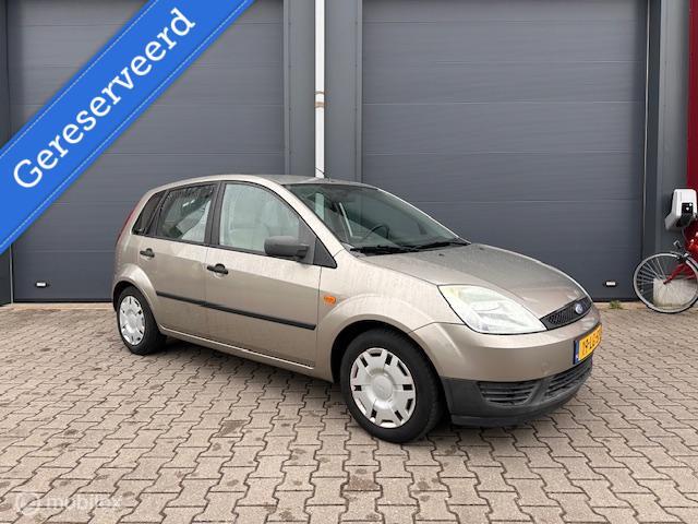 Ford Fiesta 1.3 Ambiente /5 deurs /Elektrische ramen /Radio, 1299 cc, Gebruikt, 4 cilinders, Met garantie (alle)
