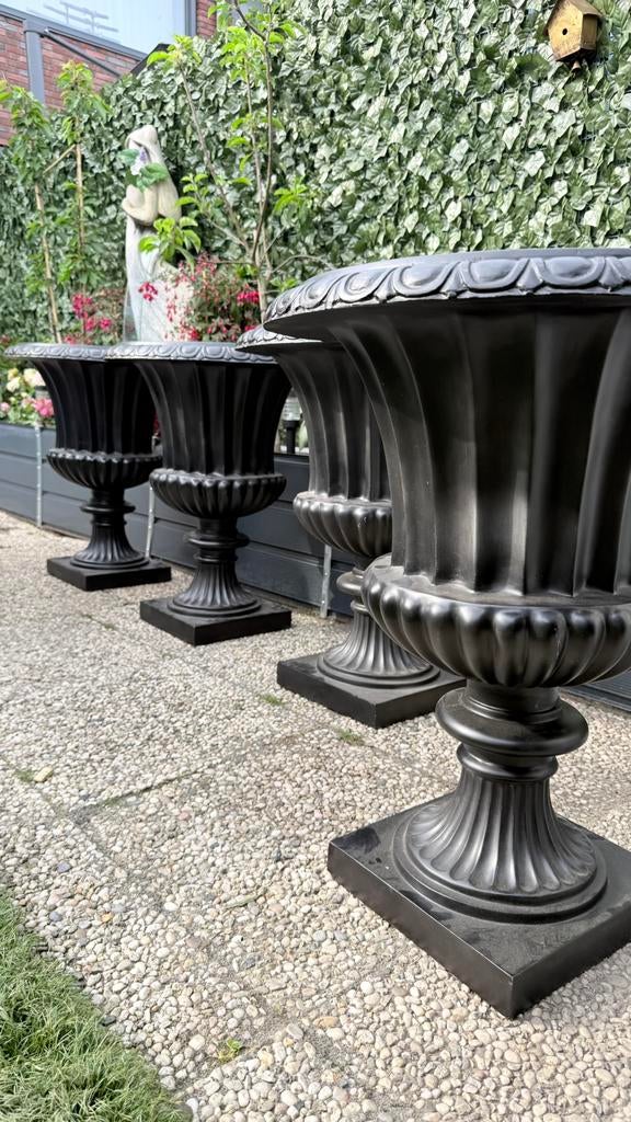 Grote bloempotten zwart klassiek 4x prijs per stuk, Ophalen of Verzenden, Nieuw