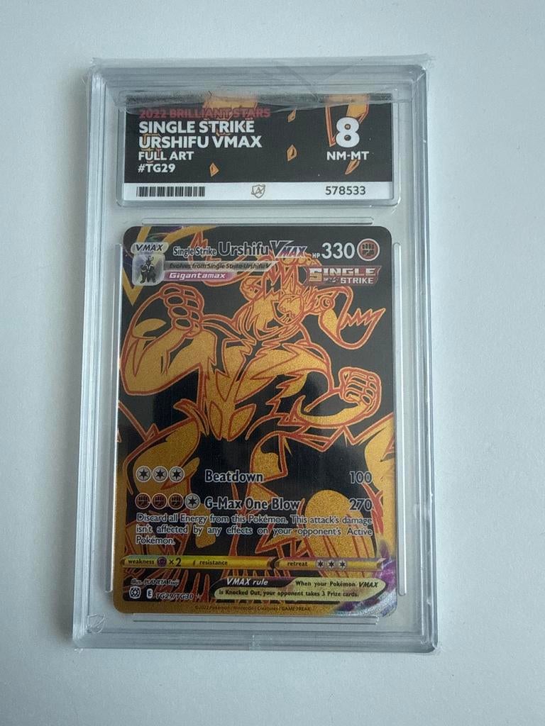 Urshifu VMAX Full Art TG29 Graded 8 NM-MT Pokémon Kaart, Hobby en Vrije tijd, Verzamelkaartspellen | Pokémon, Zo goed als nieuw