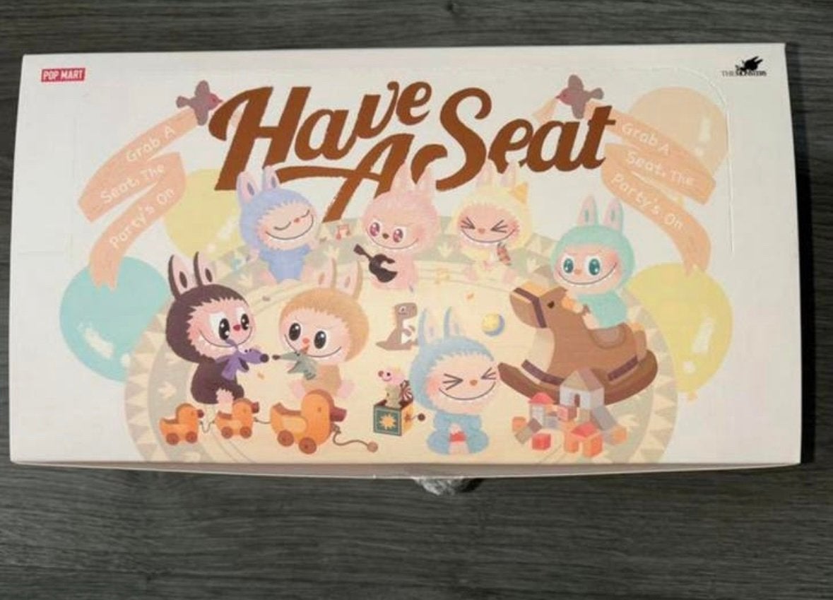 Labubu Have A Seat Blind Box 100% origineel 2 SOLD, Ophalen of Verzenden, Zo goed als nieuw