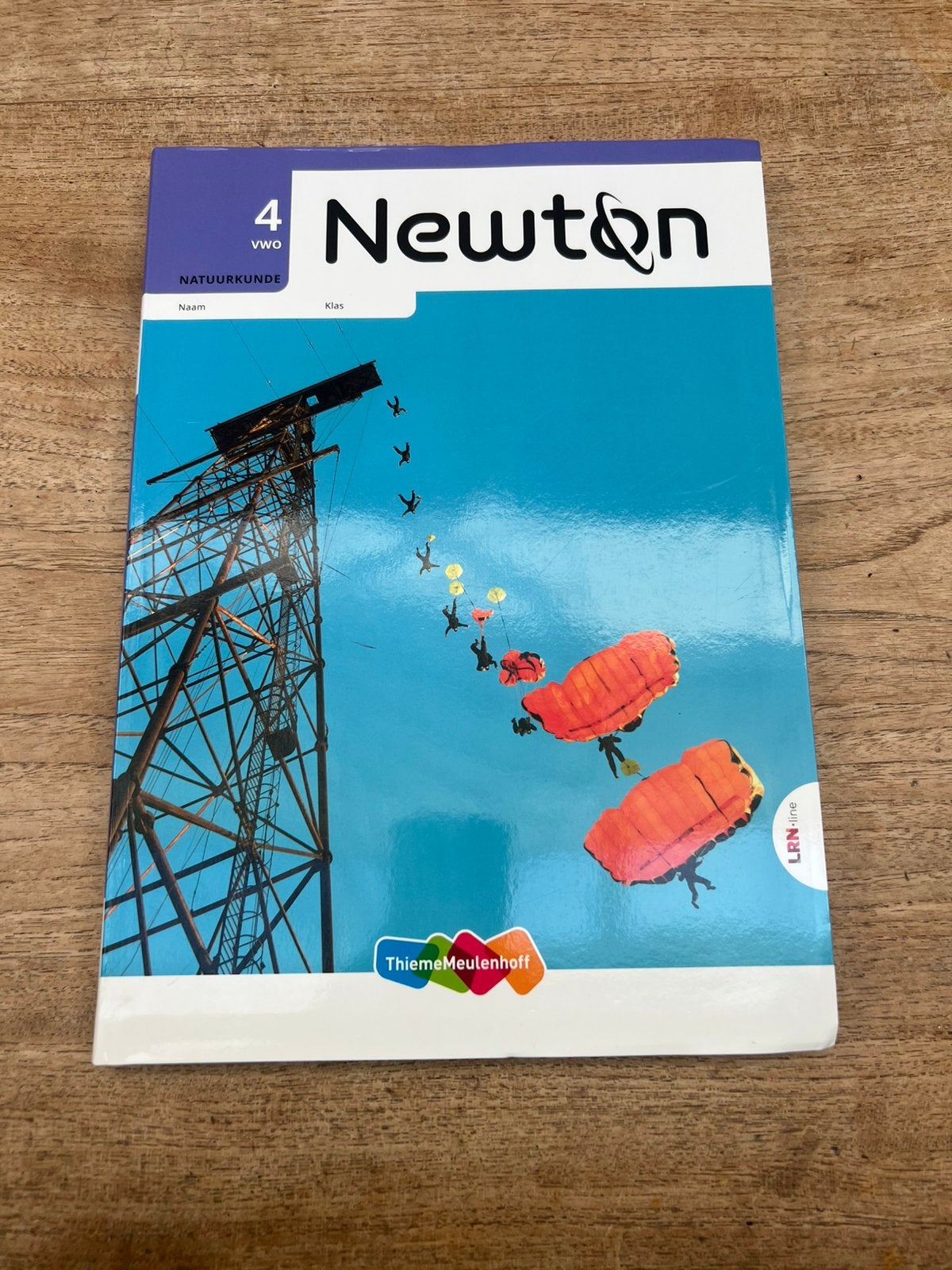Newton 4vwo natuurkunde studieboek, Boeken, Schoolboeken, Ophalen of Verzenden, Zo goed als nieuw, Overige niveaus