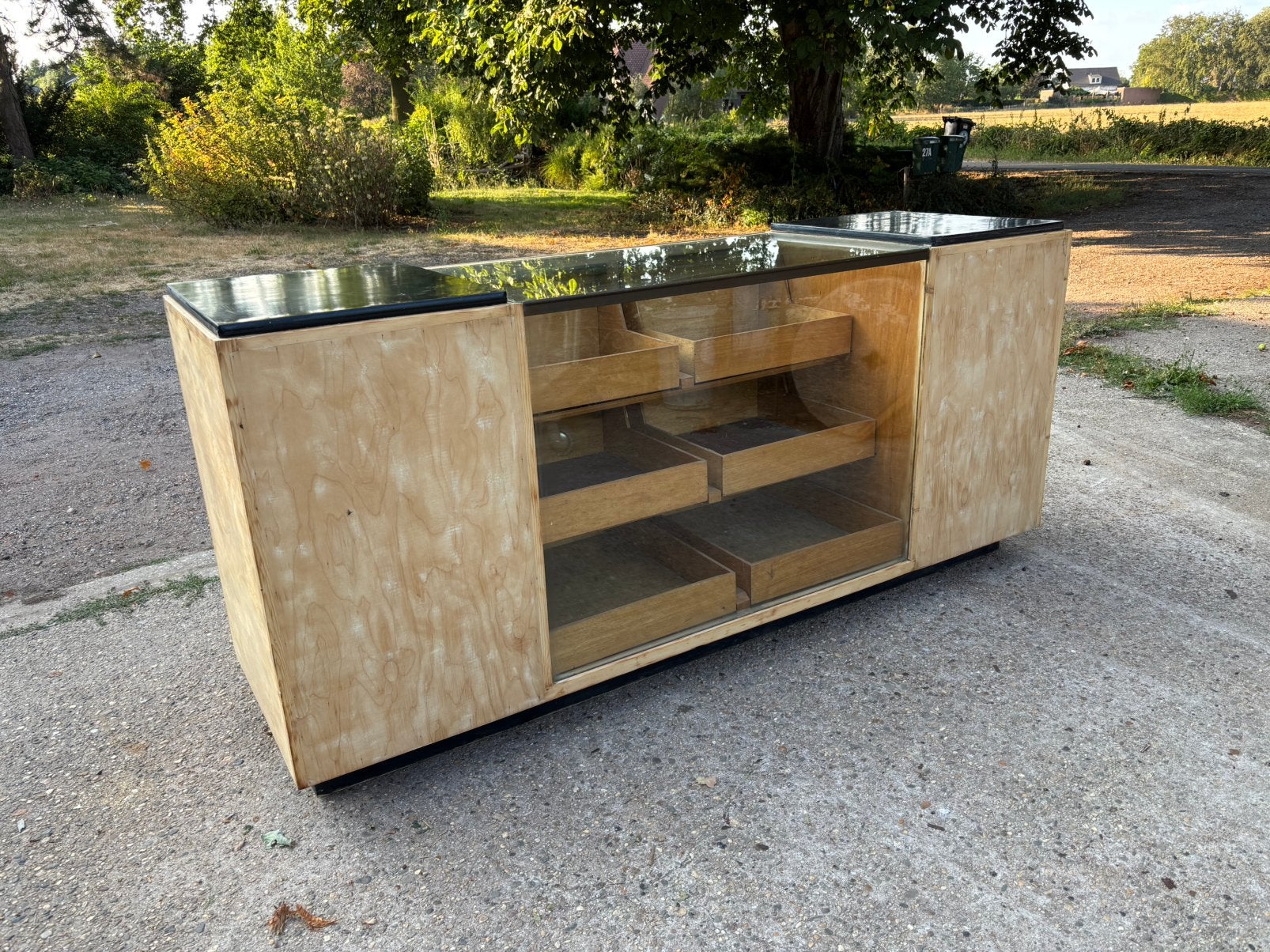 Antieke toonbank of oude toonbank ladekast met vitrine, Antiek en Kunst, Curiosa en Brocante, Ophalen