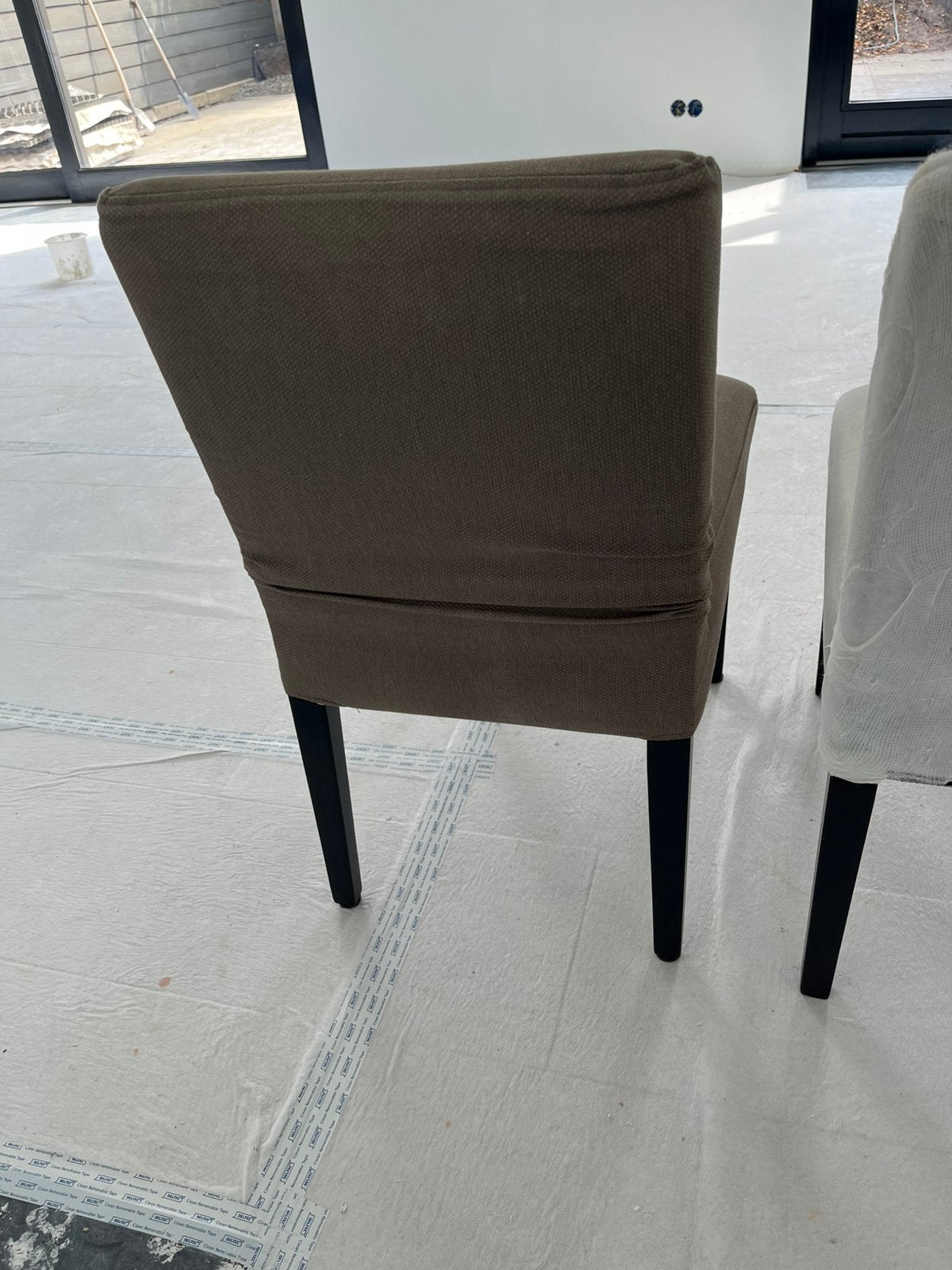 Eetkamer 4 stoelen van de Toren in Breda!  hoezen in Taupe, Huis en Inrichting, Hout, Overige kleuren, Zo goed als nieuw, Vier