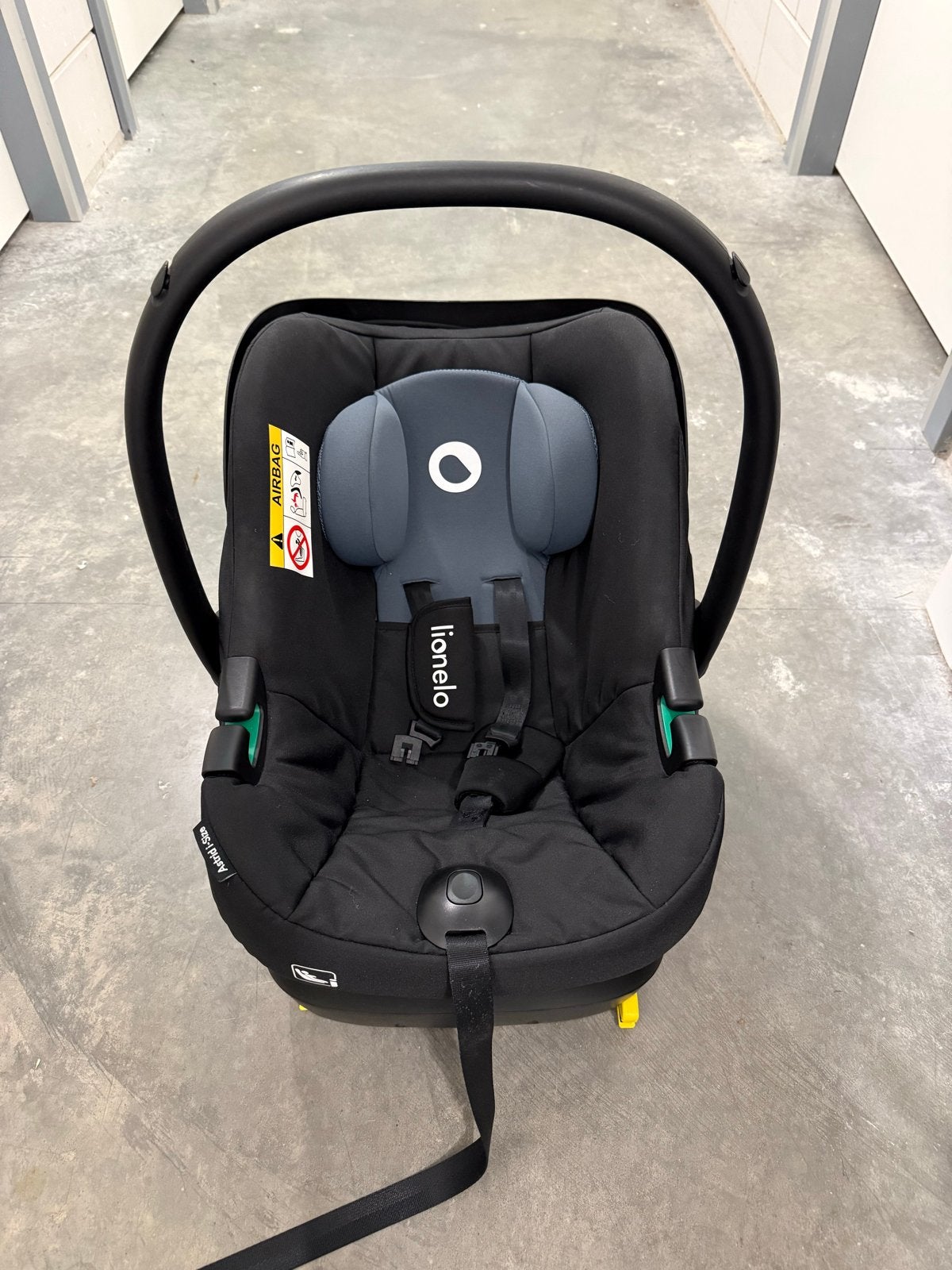 Lionelo Astrid i-Size autostoel + ISOFIX base, Kinderen en Baby's, Autostoeltjes, Zo goed als nieuw, Isofix, 0 t/m 13 kg, Ophalen
