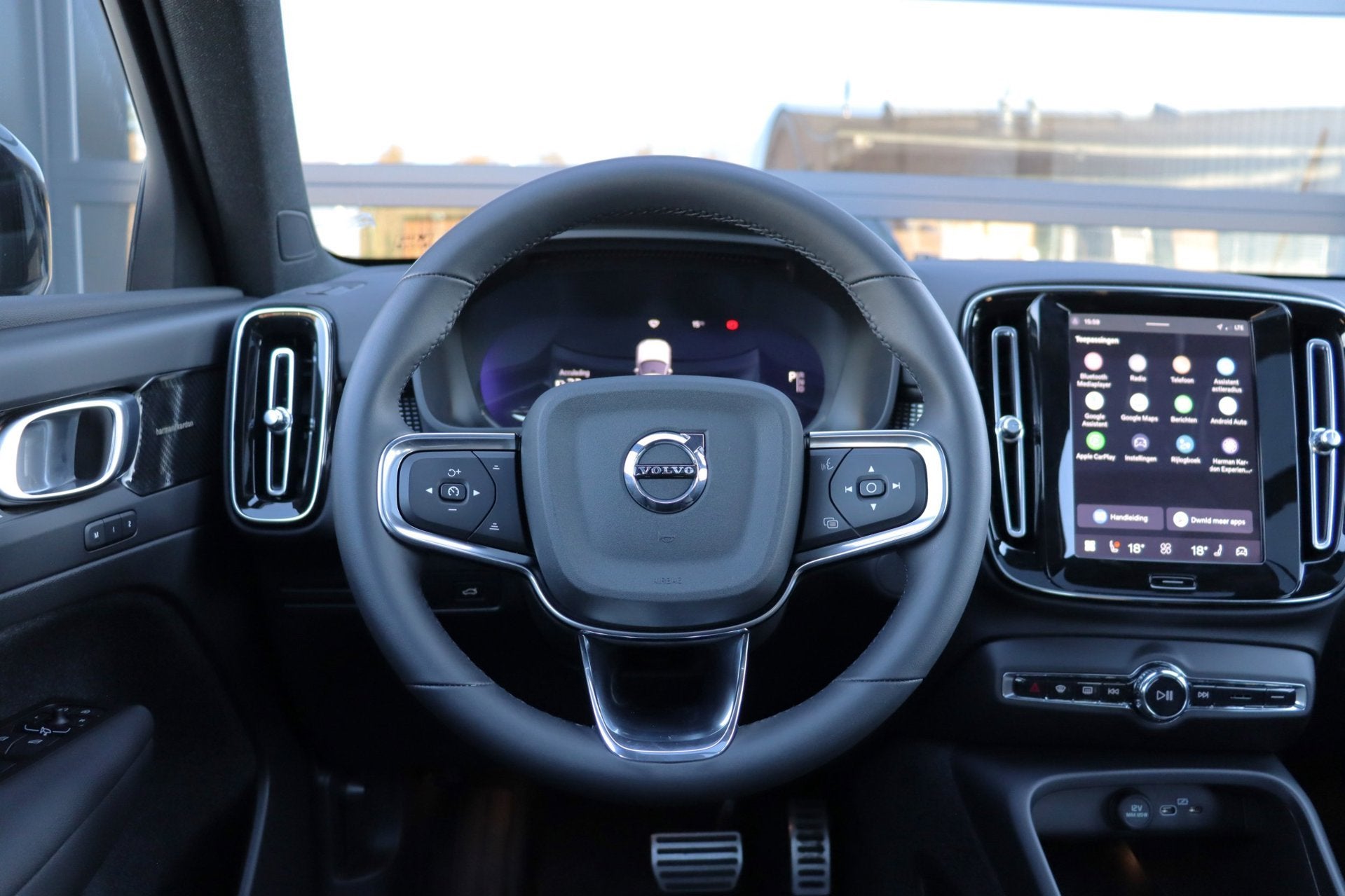 Volvo XC40 Recharge Pro | NAP | Eerste Eigenaar | Pano | Cru, Auto's, Gebruikt, 422 km, Verwarmde buitenspiegels, 90 €/maand