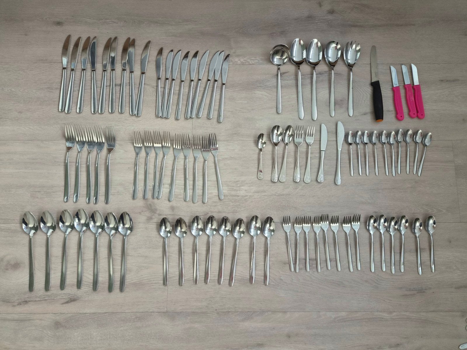 Uitgebreide Sola Bestekset inclusief kinderbestek, Antiek en Kunst, Ophalen of Verzenden