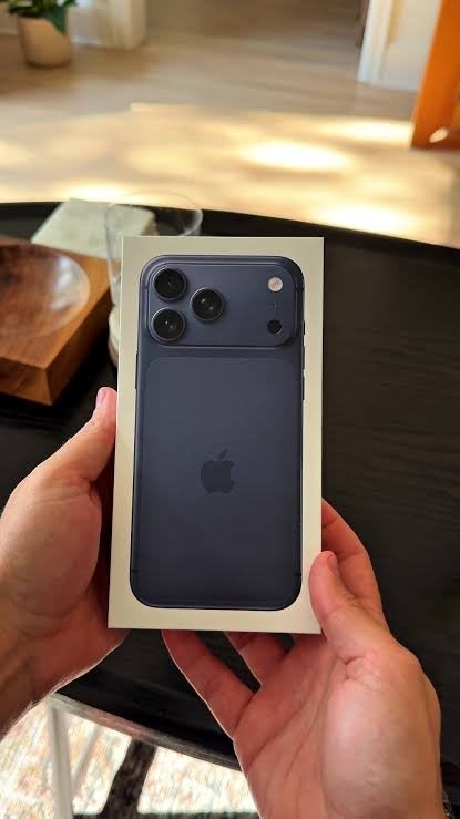 Gloednieuwe iPhone 17 Pro Max 256GB Deep Blue, Telecommunicatie, Blauw, Nieuw, Zonder simlock, IPhone 17 Pro Max