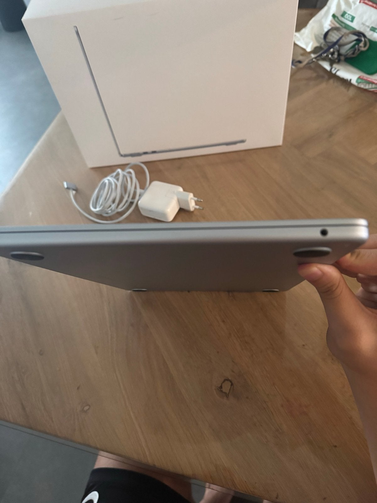 Foto 7 van MacBook Air 13” M4 16GB 256GB Sky Blue - 100% batterij