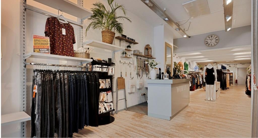 Winkelinventaris modezaak / kledingwinkel voor ca. 100-200m2, Zakelijke goederen, Kantoor en Winkelinrichting | Winkel en Inventaris